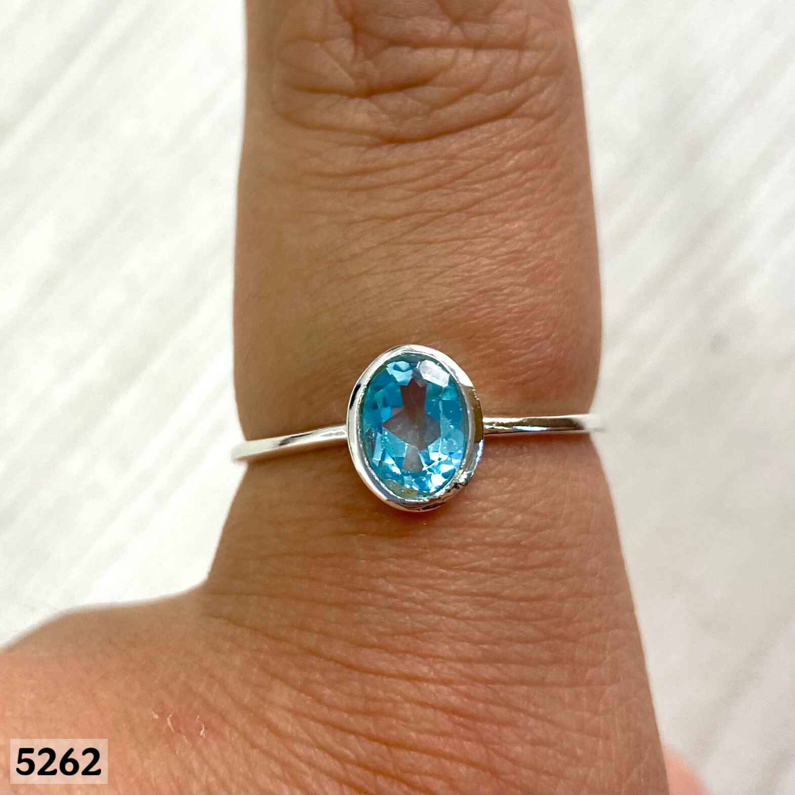 17 AN 05262 OVAL AGUA MARINA
